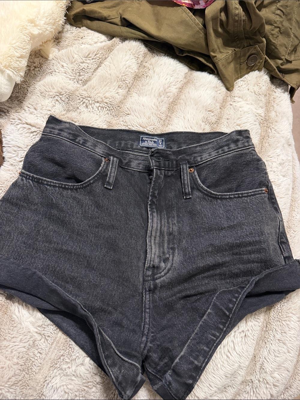 Abercrombie natural rise Black Denim Women’s Shorts